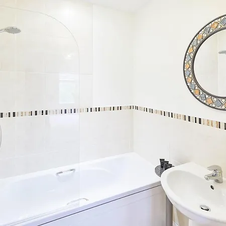 Host & - The Tardis *